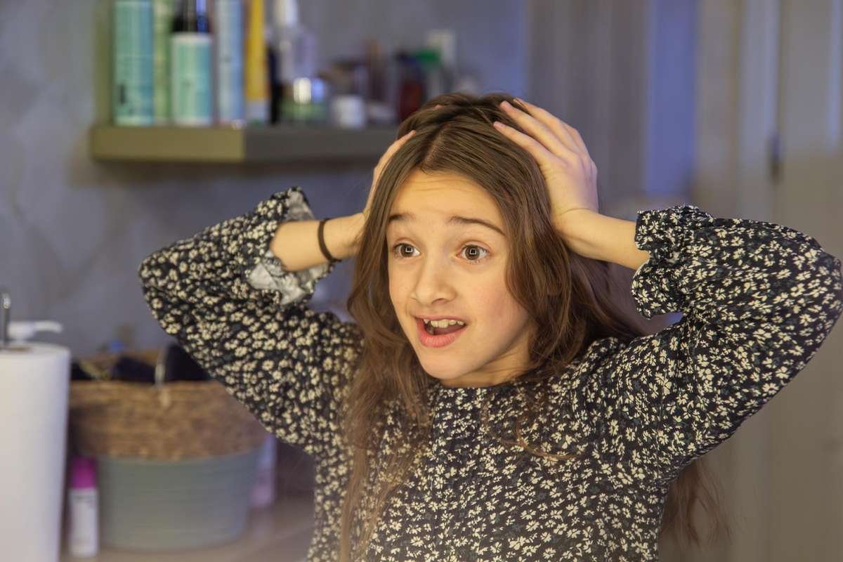 Measuring head size to avoid wig fitting mistakes
